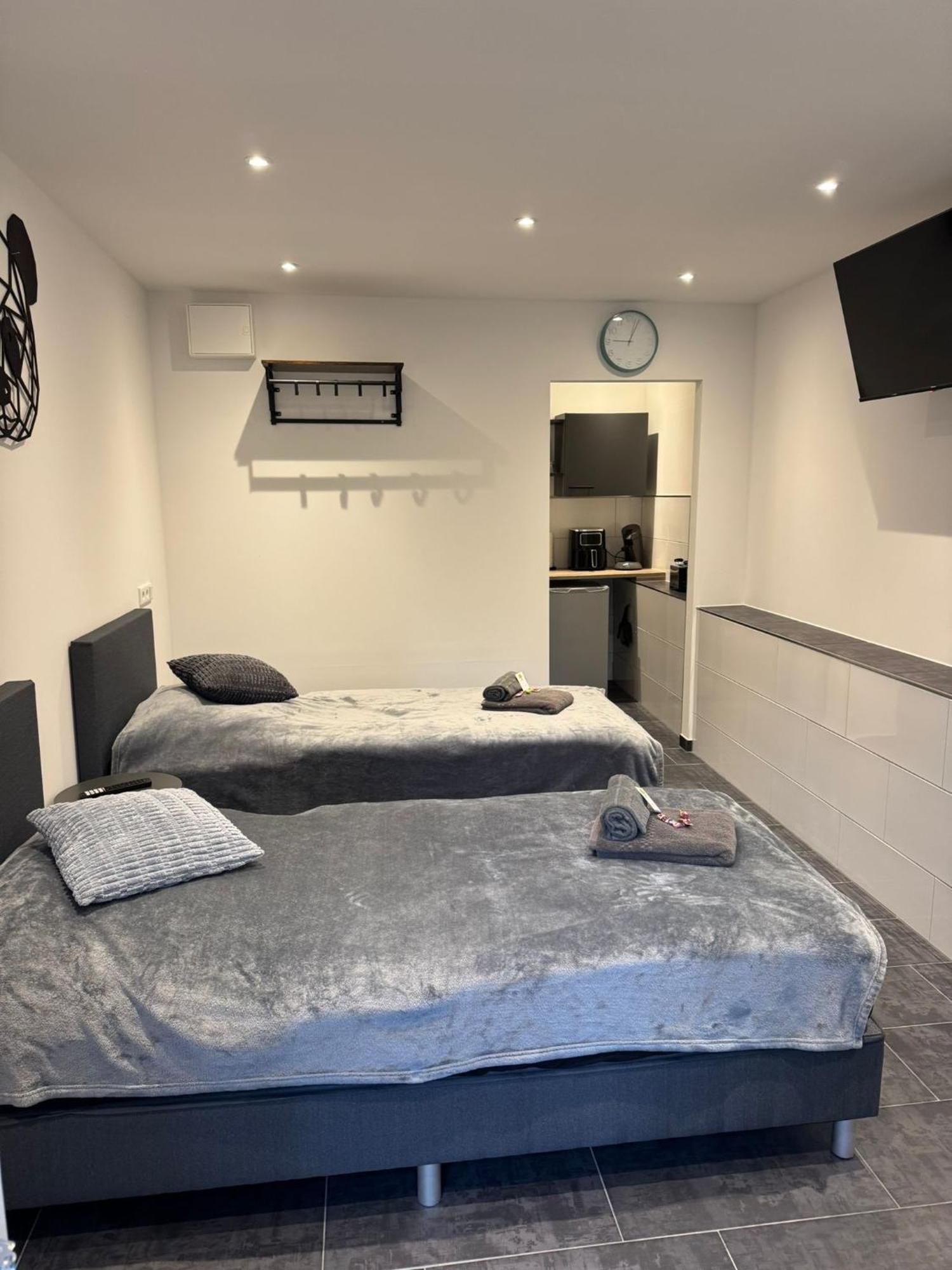 Waldstadt Homes, איסרלון מראה חיצוני תמונה