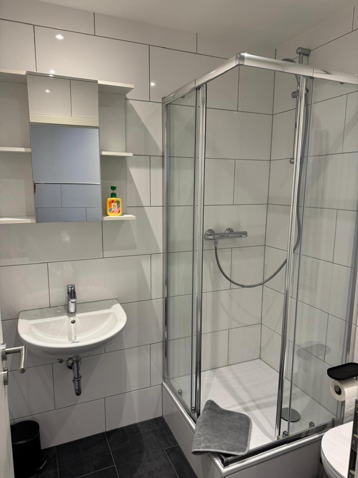 Waldstadt Homes, איסרלון מראה חיצוני תמונה