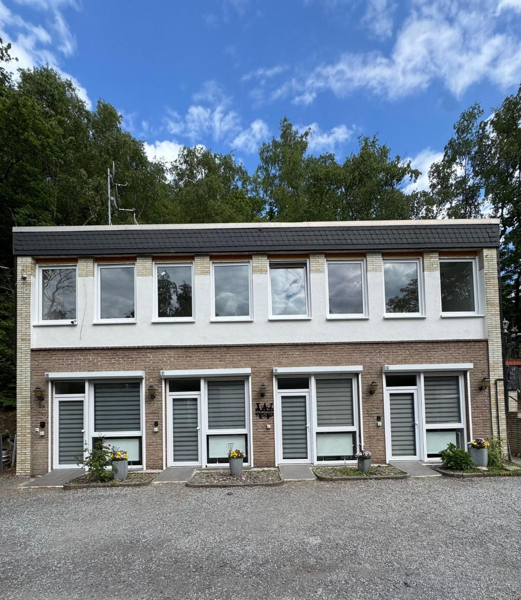 Waldstadt Homes, איסרלון מראה חיצוני תמונה